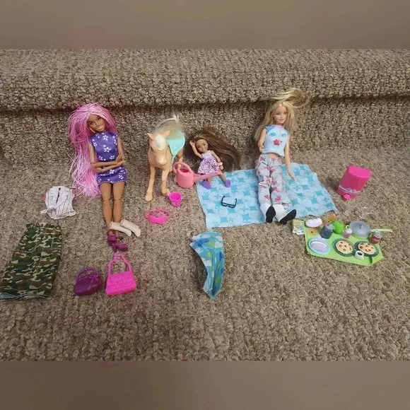 Barbie set - Picture 1 of 5